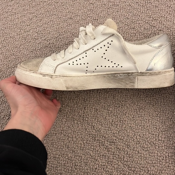 STEVEN by Steve Madden white sneakers - Picture 2 of 5